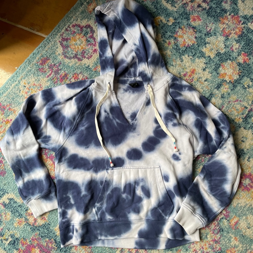 V-neck Tie Dye Sweatshirt
